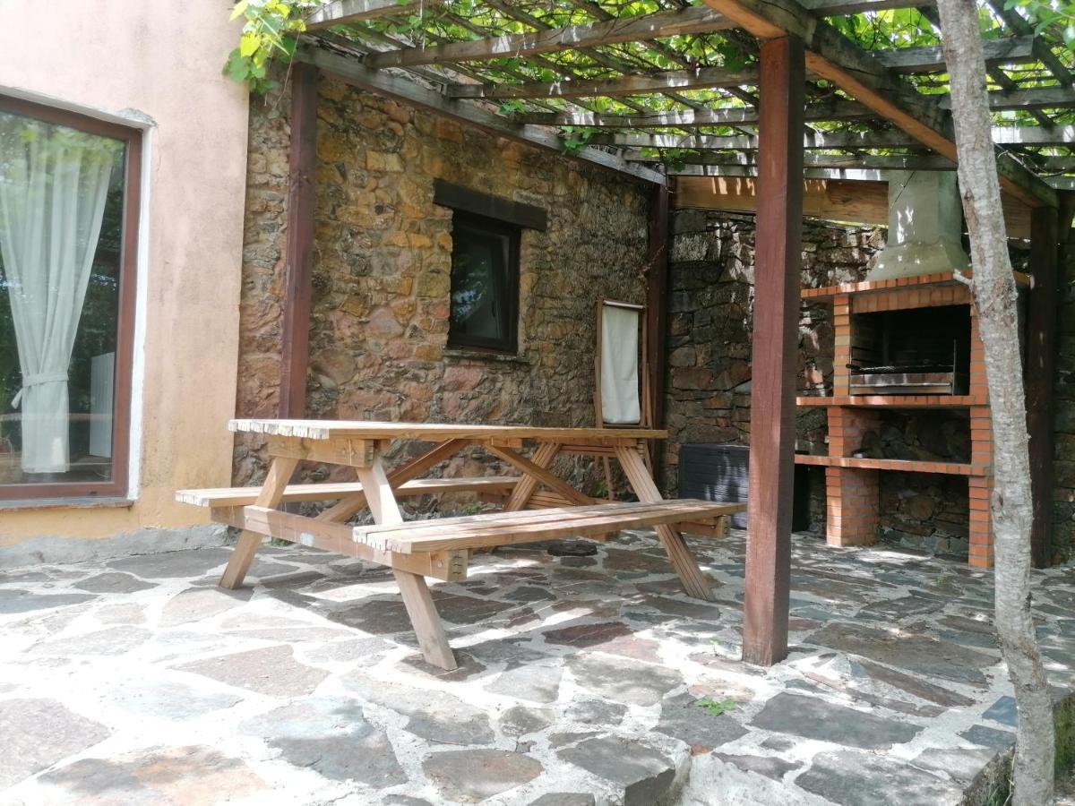Retiro De Gondramaz - 200 M2 Villa Dış mekan fotoğraf